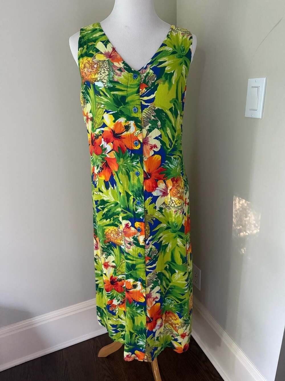Vintage Jams World Sleeveless Button-Down Hawaiian Floral Dress